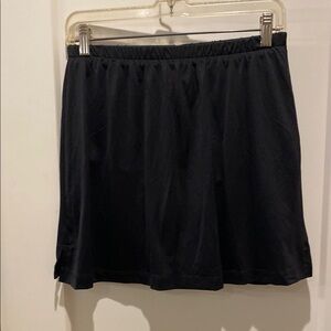 In-Between Court & Sportwear Tennis Skirt. Black.  Large. Built in Panties.‎